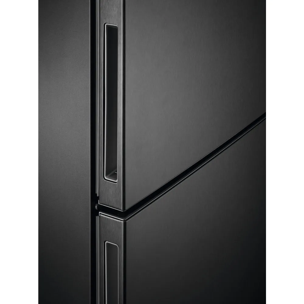 AEG RCB732E3MB Freestanding 60/40 Fridge Freezer Frost Free,Black Steel,E Rated