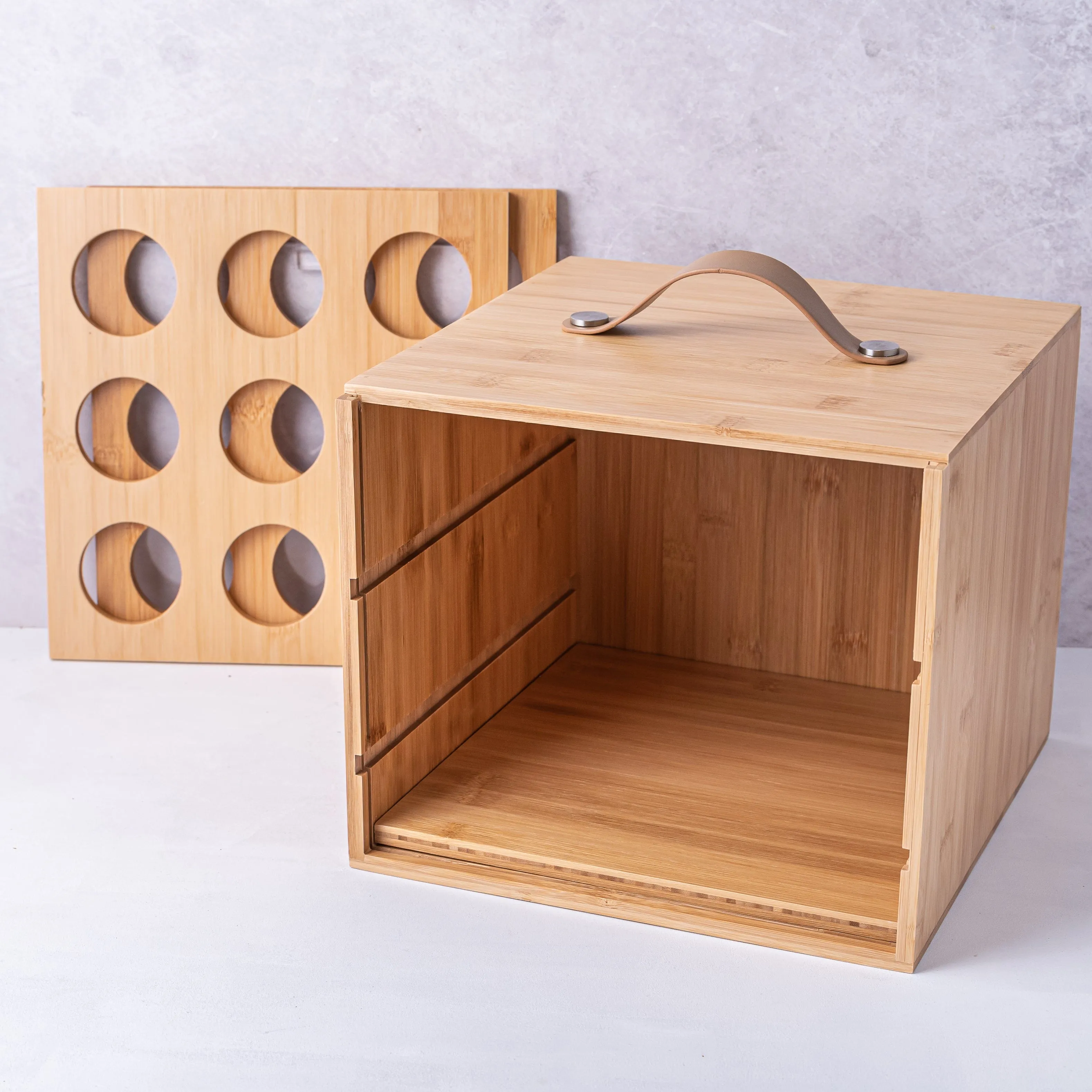 Bamboo Cake Carrier