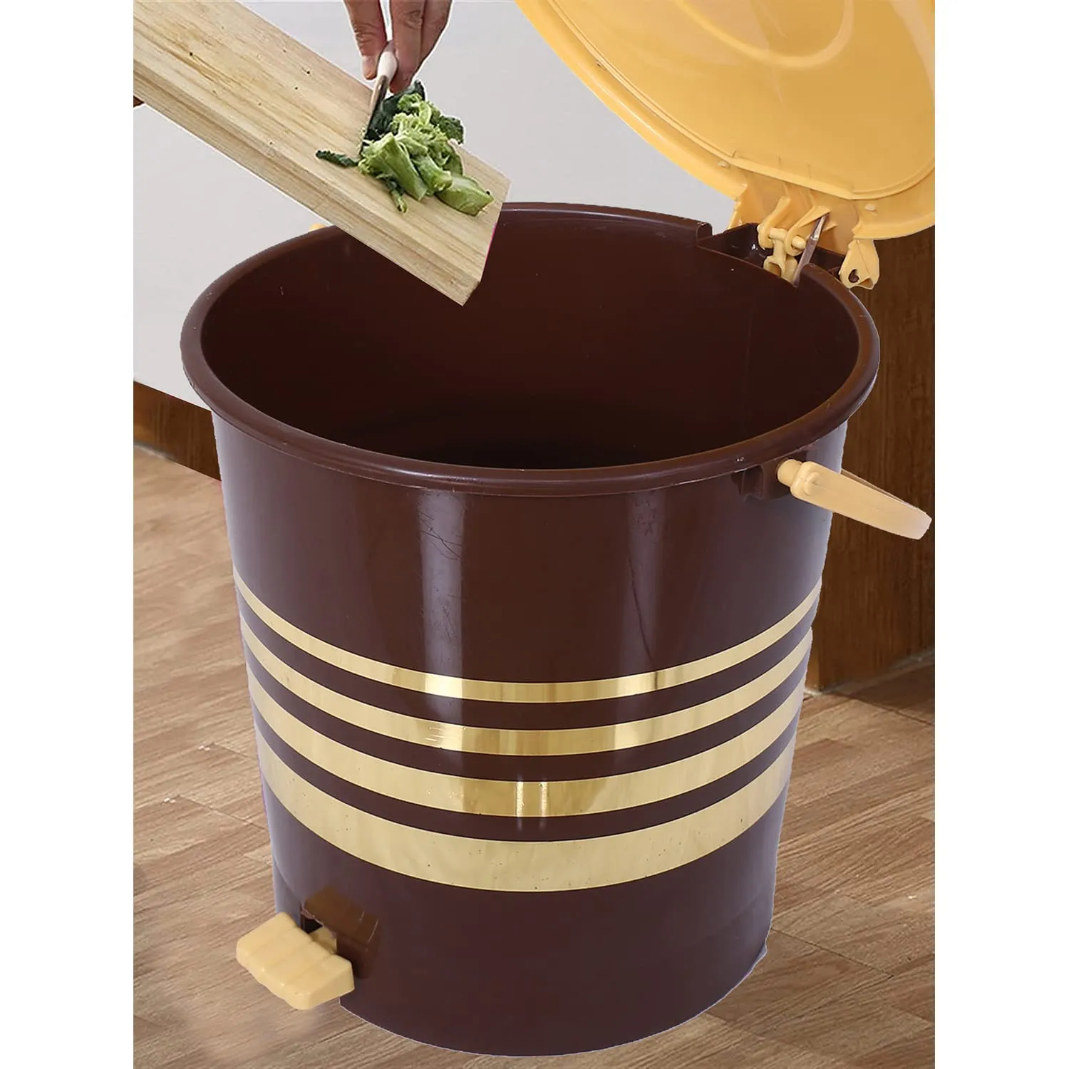 Kuber Industries Dustbin|Plastic Pedal Dustbin|Kitchen Inner Bucket Waste Paper Bin|Dustbin For Bedroom|Gold Layer 10 Litre Dustbin (Brown)