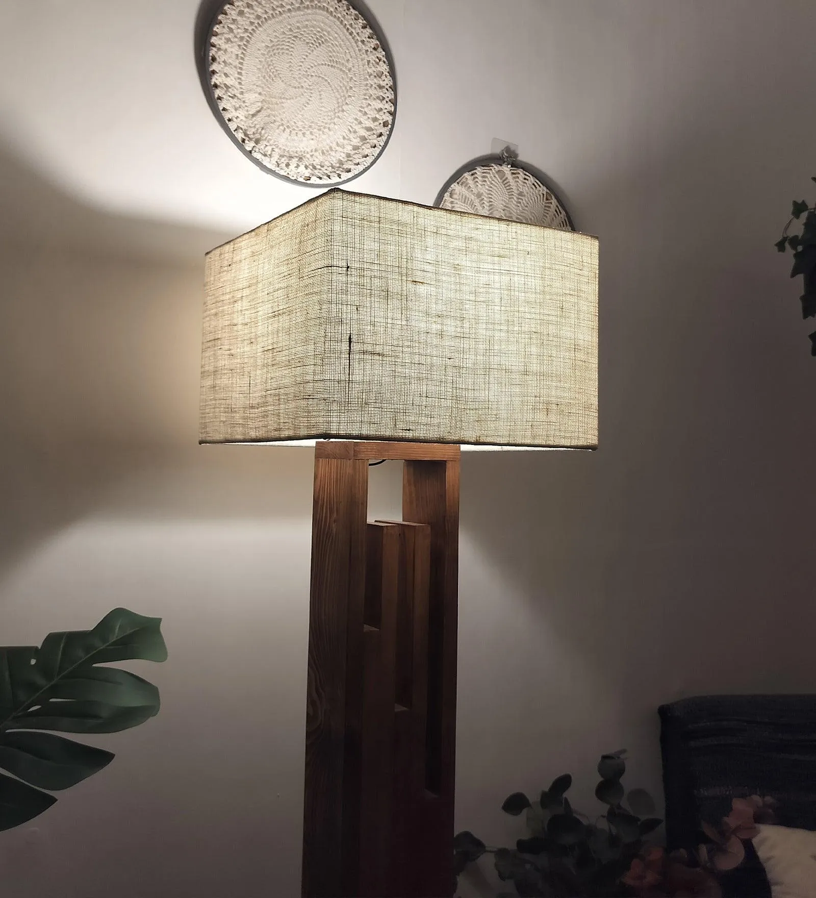 Modern Pinewood Victoria Floor Lamp – Elegant Square Design