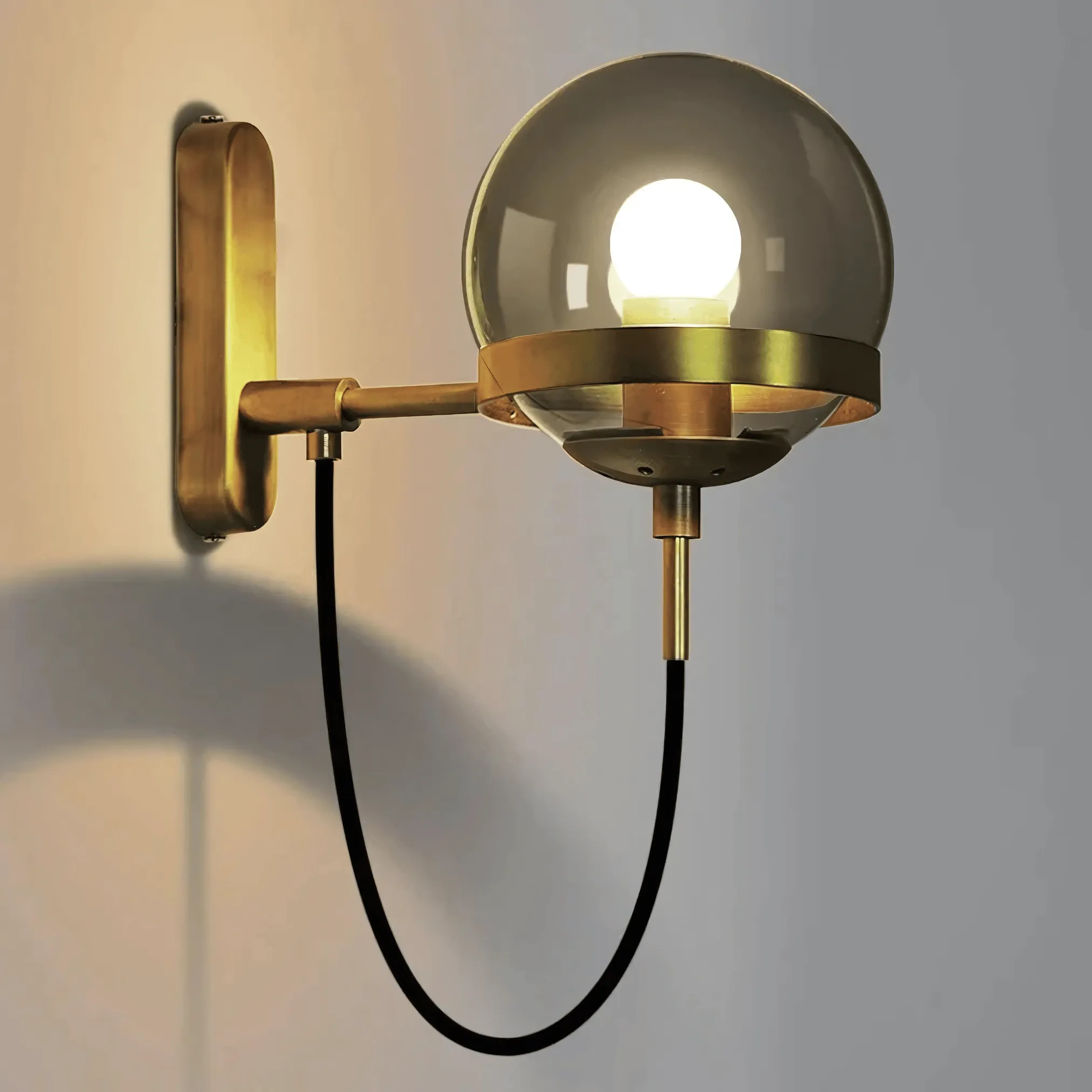 Molde - Round Sphere Wall Sconce