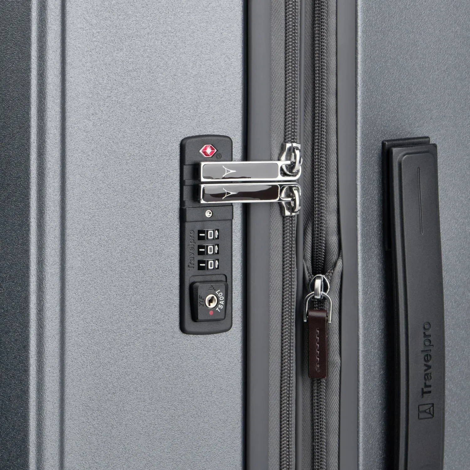 Platinum® Elite Medium Check-In Expandable Hardside Spinner